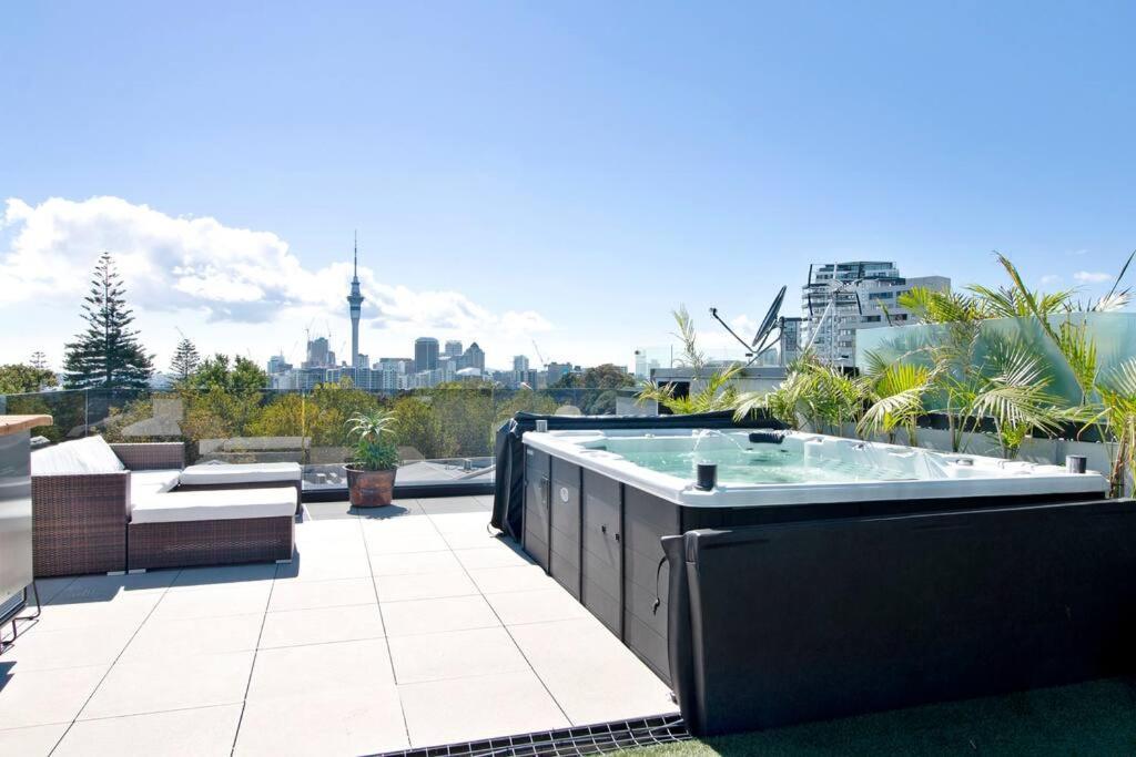 Entertainers Penthouse With 5 Bedrooms Pool & Spa Auckland Exterior foto